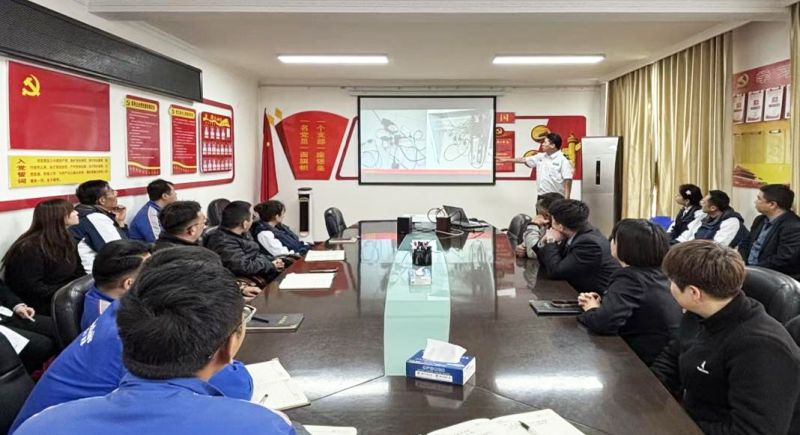 汽貿公司開展消防安全培訓與逃生滅火實操專項演練